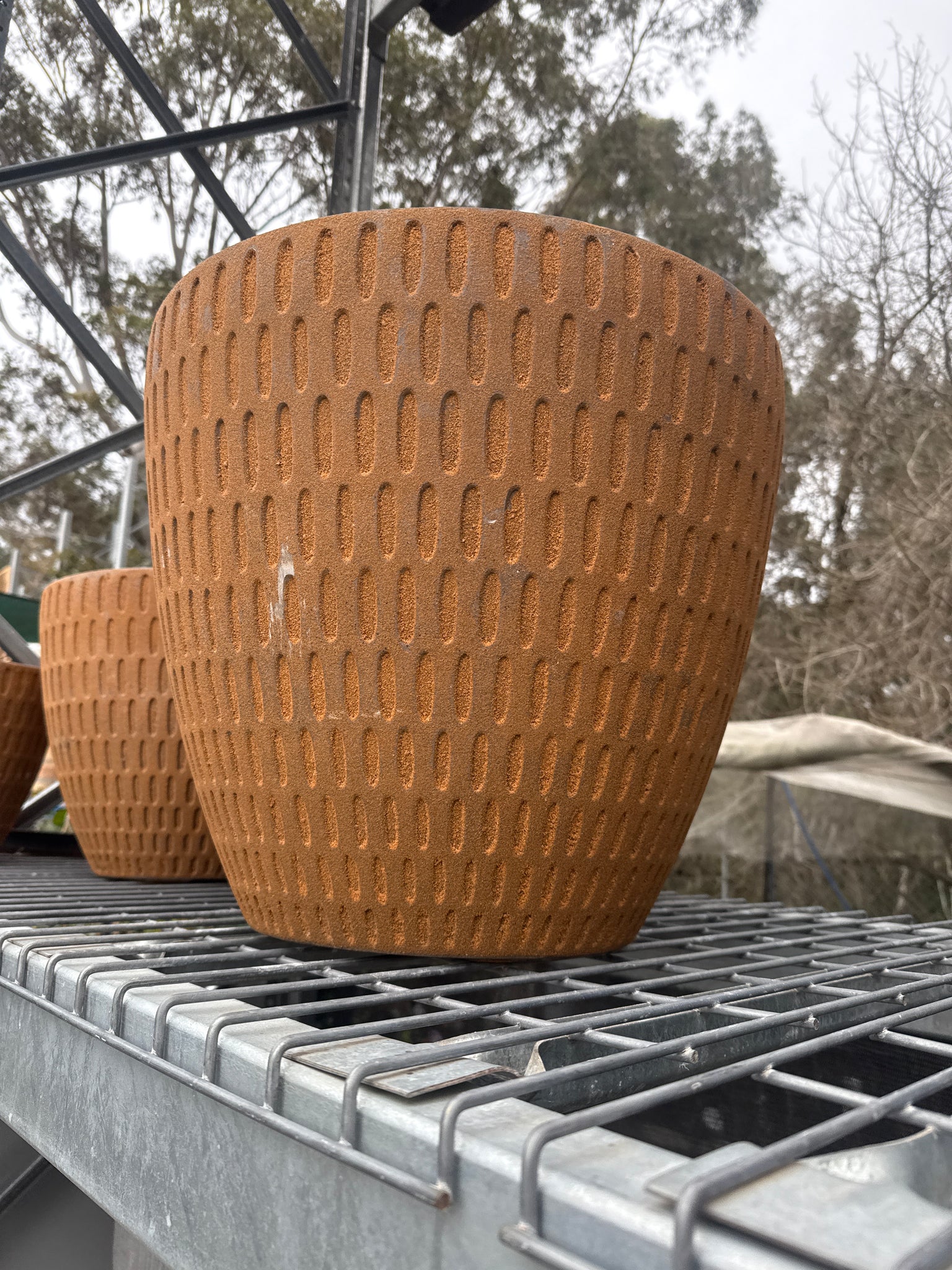 Pisces Egg Pot Large Rustic